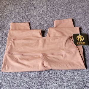 Til You Collapse Effortless Scrunch Leggings Large